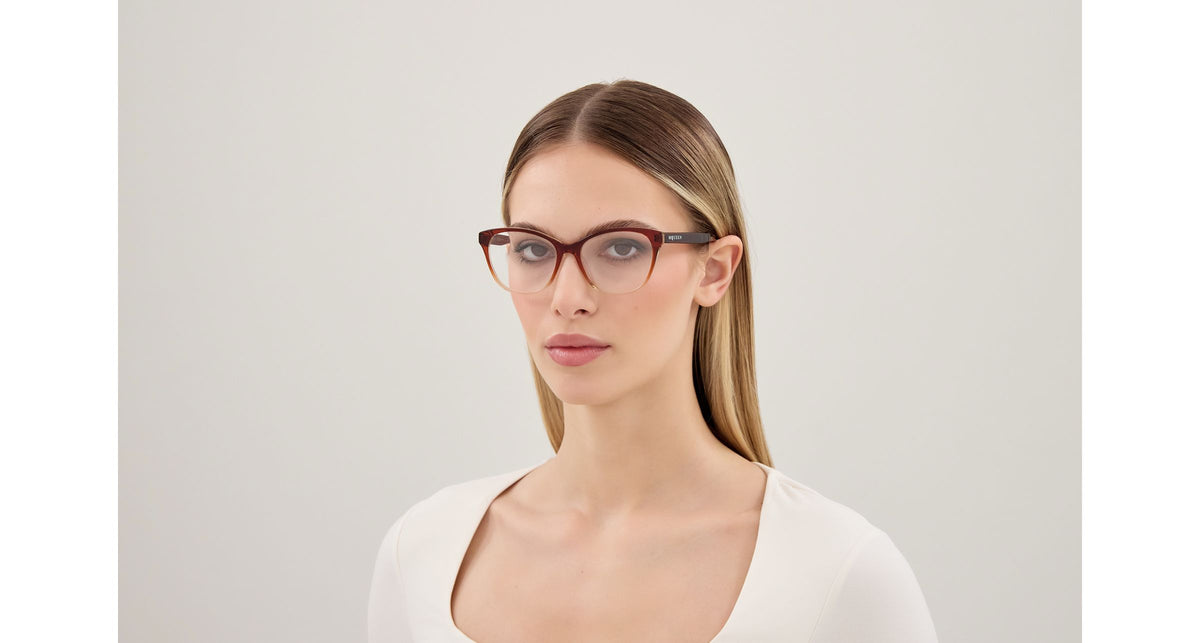 Alexander McQueen AM0576O 012