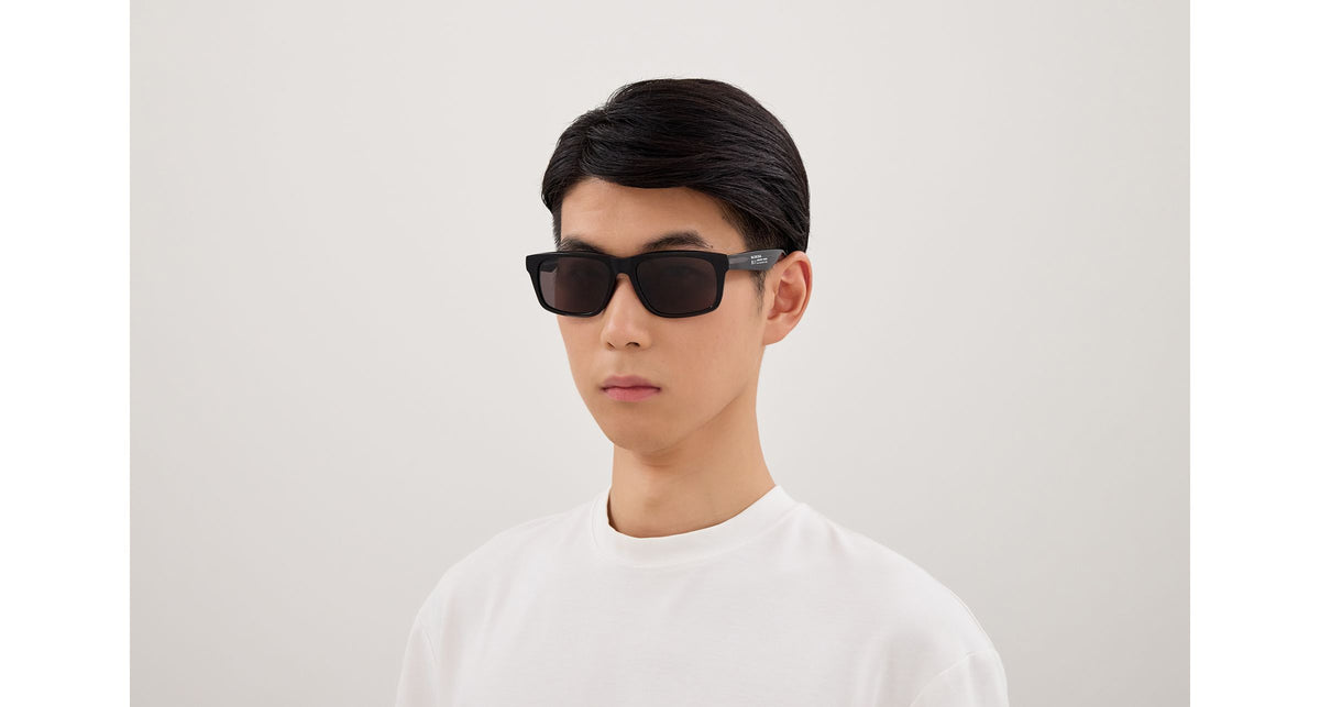 Balenciaga BB0469SA 001
